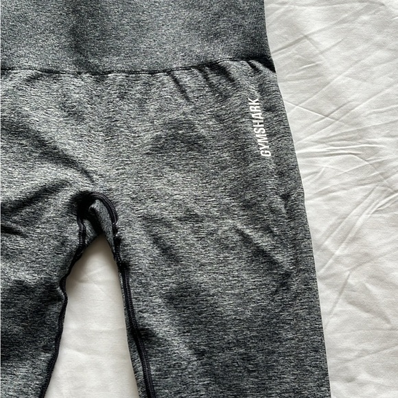 Gym shark leggings - Picture 2 of 2